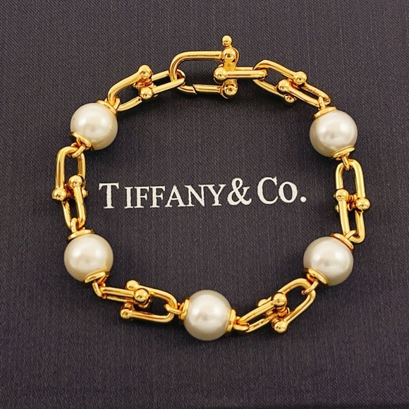 Tiffany HardWear Style Gold V Gold Pearl Chain Bracelet